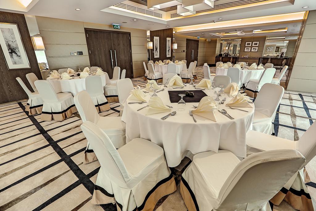 Al Maha Arjaan By Rotana Aparthotel